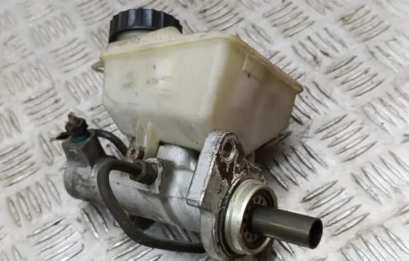 Volvo XC70 Master brake cylinder 8646007