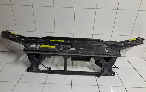 Volvo XC70 Top upper radiator support slam panel