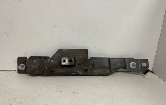 Volvo S90, V90 Fender mounting bracket