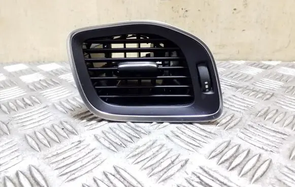 Volvo V40 Dashboard side air vent grill/cover trim 1281852