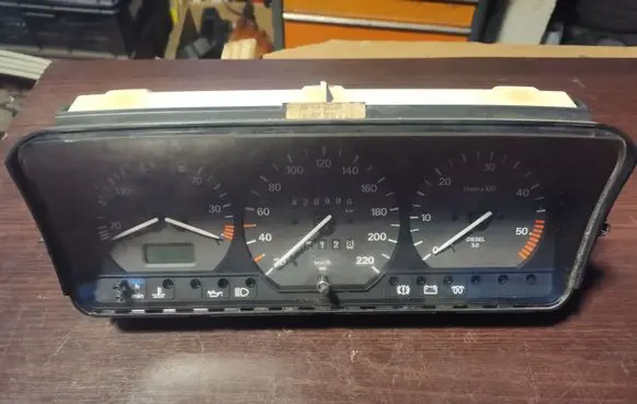 Volkswagen PASSAT B4 Speedometer (instrument cluster) 3A0919033A1 6160593022