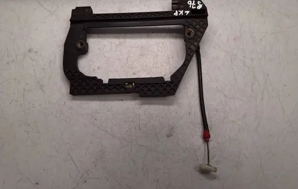 BMW 5 E39 Rear door exterior handle/bracket 51228236645