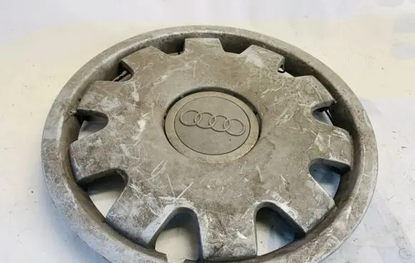 Audi A4 S4 B6 8E 8H R16 wheel hub/cap/trim 4b0601147c