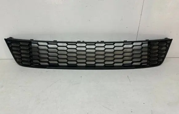 Skoda Octavia Mk3 (5E) Front bumper lower grill 5E0853677B 5E0853677