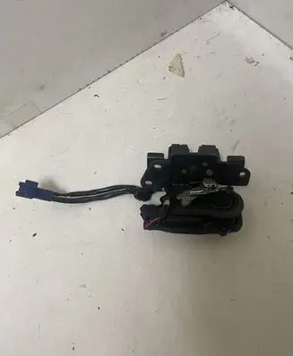 Toyota Prius (XW20) Loading door lock 5005
