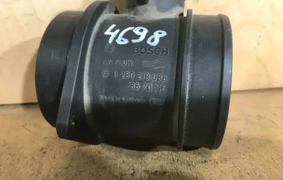 Volvo S60 Mass air flow meter 0280218088 8670115