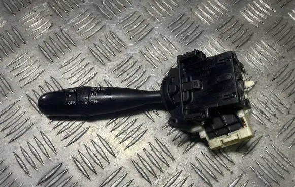Toyota Yaris Indicator stalk 173681