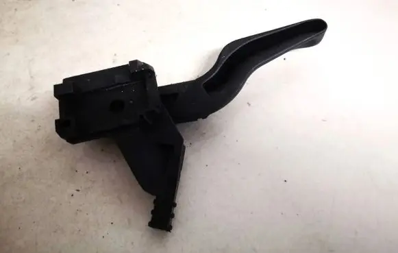 Opel Astra H Engine bonnet (hood) release handle