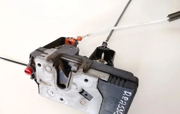 Opel Zafira A Rear door lock 24414135dt 24414135