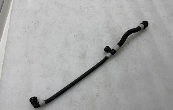 Tesla Model Y Engine coolant pipe/hose 107757600F
