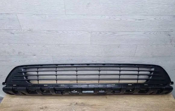 Renault Trafic III (X82) Front bumper lower grill 622543504R