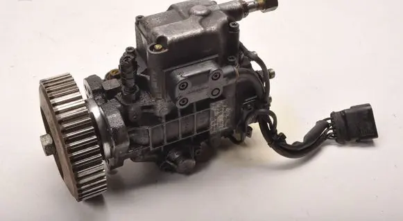 Skoda Octavia Mk1 (1U) Fuel injection high pressure pump 038130107D