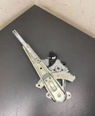 Nissan Juke I F15 Rear window lifting mechanism without motor 106160