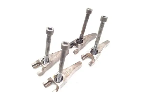 Ford Kuga I Fuel Injector clamp holder