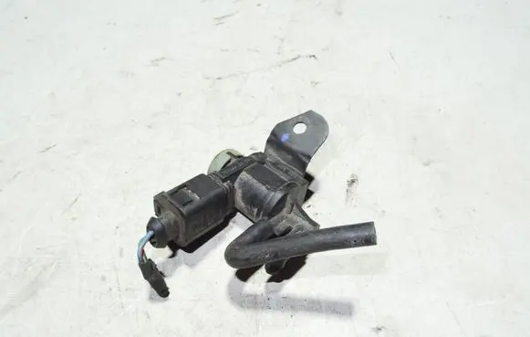 Audi Q7 4L Turbo solenoid valve 1J0906283C