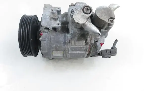 Volkswagen Touran I Air conditioning (A/C) compressor (pump) 1K0820803F