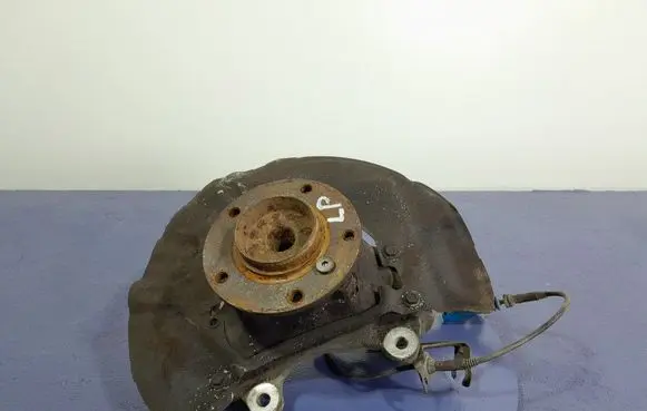 BMW 5 E60 E61 Front wheel hub spindle knuckle 6760953L