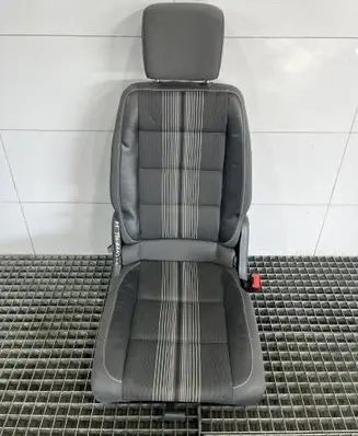 Volkswagen Touran II Rear seat 