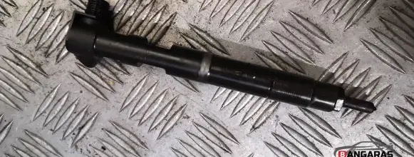 Mercedes-Benz C W204 Fuel injector 28348371