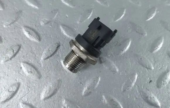 Fuel pressure sensor