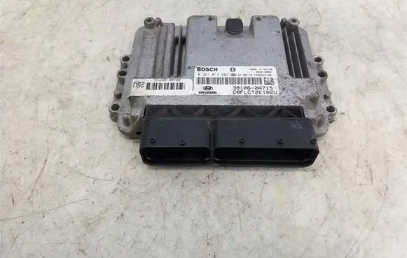 Hyundai i30 Engine control unit/module 0281013402
