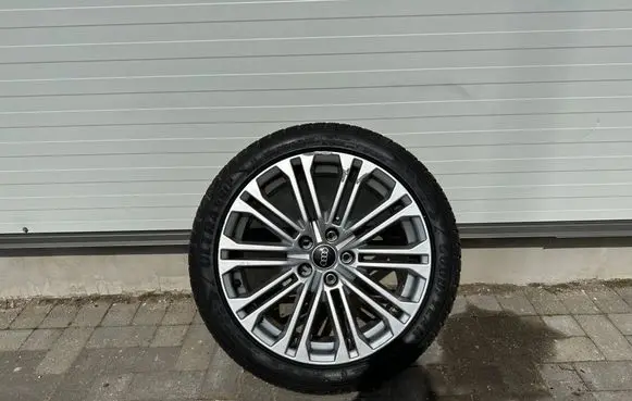Audi S5 F5 R18 alloy rim 8W0601025EE 8W0601025