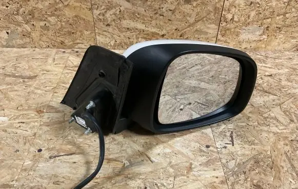 Suzuki SX4 Front door electric wing mirror 8470179J70