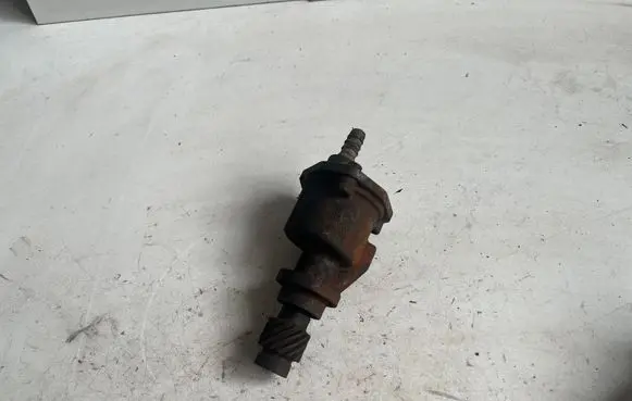 Volkswagen Transporter - Caravelle T4 Vacuum pump 068145207