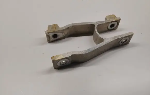 Volvo XC40 Engine mounting bracket 32222107