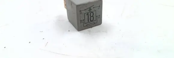 Volkswagen PASSAT B4 Other relay 191937503 22204007