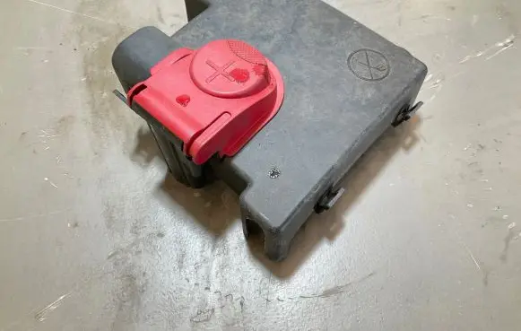 Iveco Daily 6th gen Battery box tray cover/lid 5801642278
