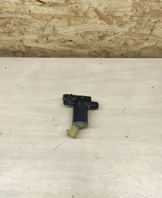 Honda HR-V Windscreen/windshield washer pump EW17004