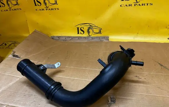 Ford Bronco Intercooler hose/pipe MB3G6F075CA MB3G6F073BC