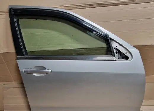 Cadillac SRX Front door