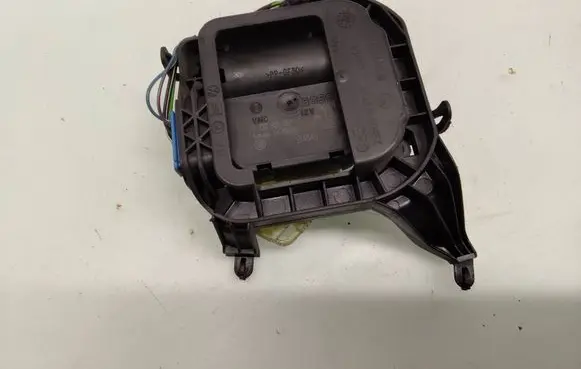Seat Ibiza IV (6J,6P) Air flap motor/actuator 0132801357