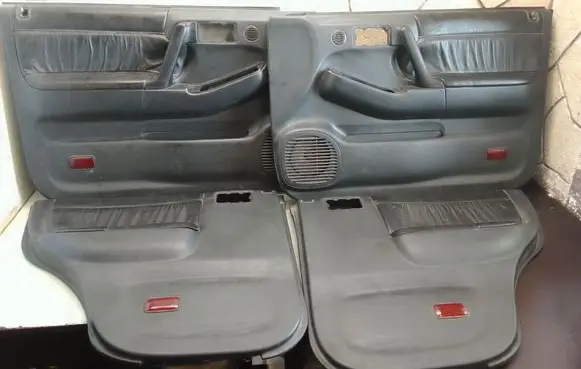 Opel Frontera B Front door card panel trim