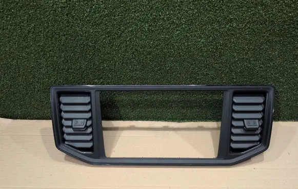 Man TGE 1gen Dash center air vent grill 7C0857038G 7C0857038