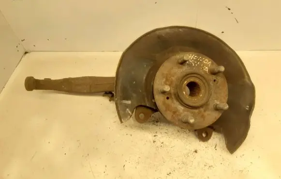 Honda CR-V Front wheel hub spindle knuckle