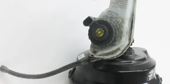 Skoda Octavia Mk2 (1Z) Brake booster 1K2614105AR