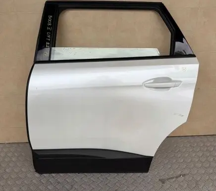Peugeot 5008 II Rear door