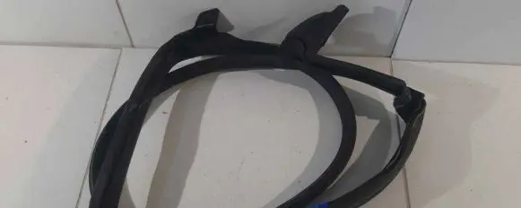 Tesla Model 3 Rubber seal front door (on door) 