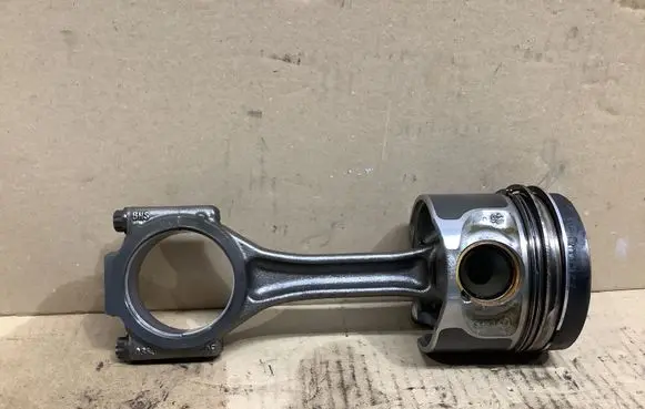 Audi A4 S4 B8 8K Piston with connecting rod 