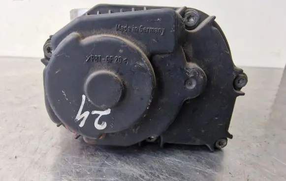 Audi A6 S6 C5 4B Throttle valve 078133063AK