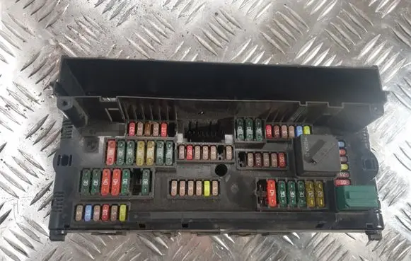 BMW 5 F10 F11 Fuse box set 9252815
