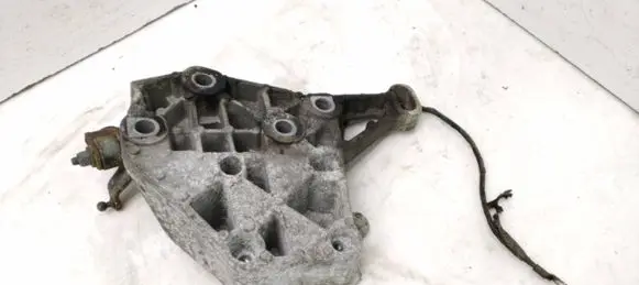 Gearbox mounting bracket