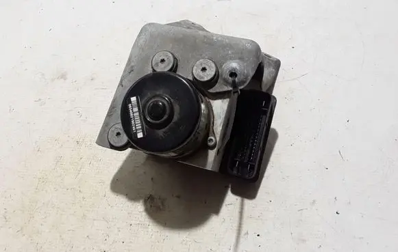Volvo XC90 ABS Pump 30714952