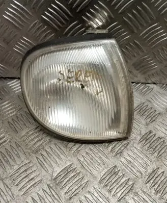 Nissan Serena Front indicator light