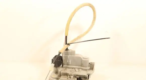 Fiat Bravo Front door lock 51931416