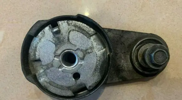 Chrysler Voyager Air conditioning tensioner 05184617AD