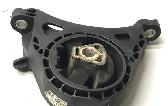 Opel Insignia A Engine mount bracket 13227769